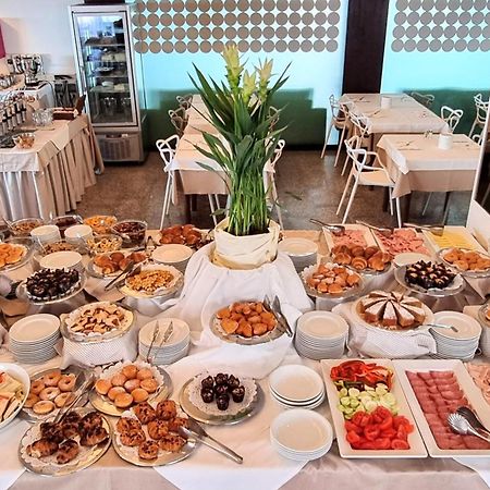 Hotel Bristol ลินญาโน ซับเบียโดโร ภายนอก รูปภาพ