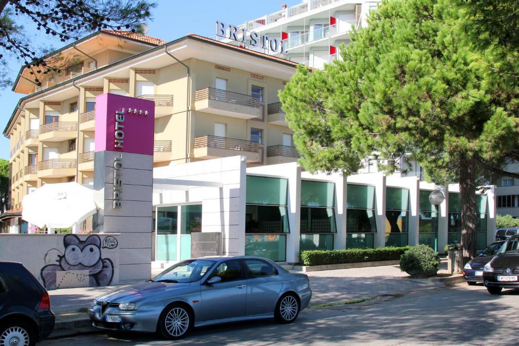 Hotel Bristol ลินญาโน ซับเบียโดโร ภายนอก รูปภาพ